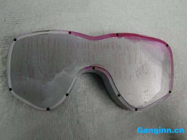 圖1 磨削裂紋 圖1 磨削裂紋