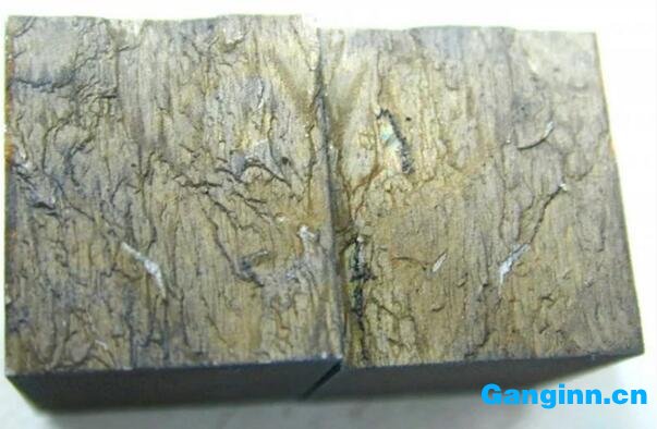 圖12 熱處理后裂紋 圖12 熱處理后裂紋